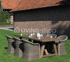 Stijlvol genieten: Tuinset met Comfortabele Rieten Stoelen voor uw Buitenruimte