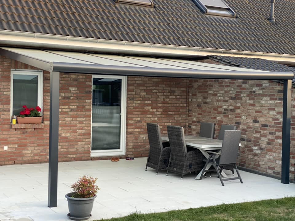 Creëer een Stijlvol Afdak voor uw Tuin: Bescherming en Sfeer in één!