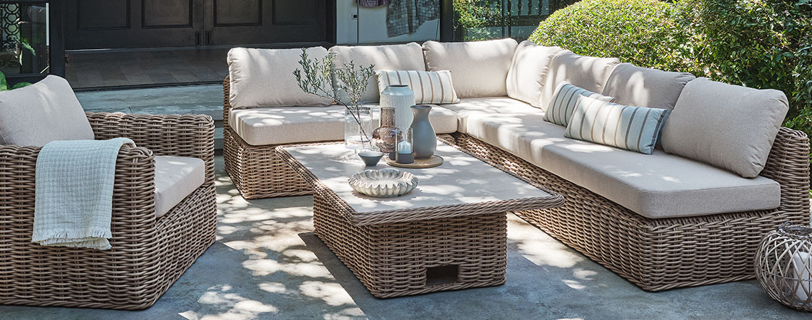 Creëer een Luxe Buitenoase met een Stijlvolle Tuinset