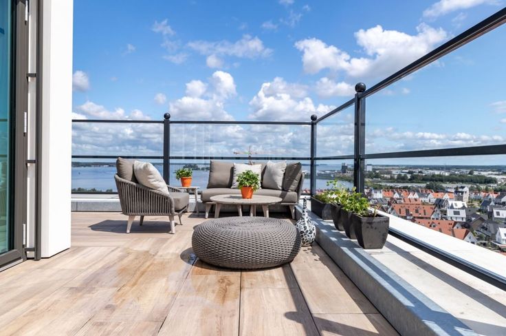 Balkon tegels kiezen: zo maak je van je balkon een gezellige buitenplek